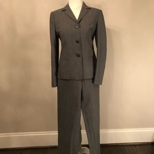 Ann Taylor 0p Grey mini check pantsuit new